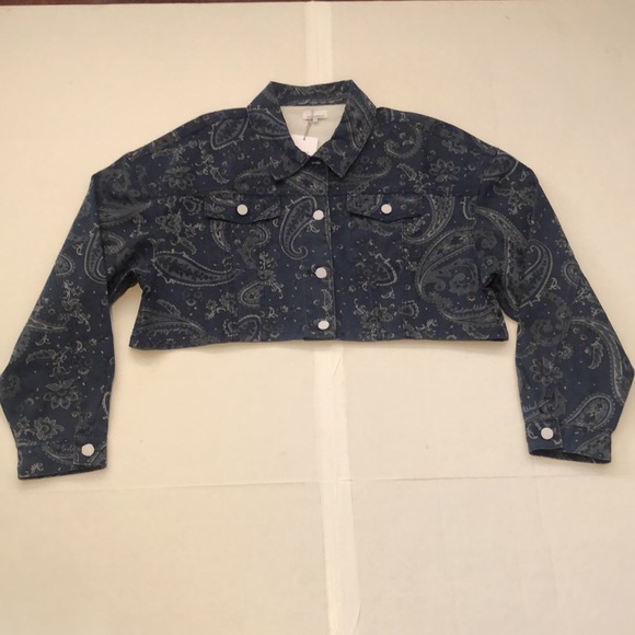 WEWOREWHAT Cropped Jean Jacket, Rigid Denim Paisley Print, Sz. M-L /NWT - Picture 5 of 17